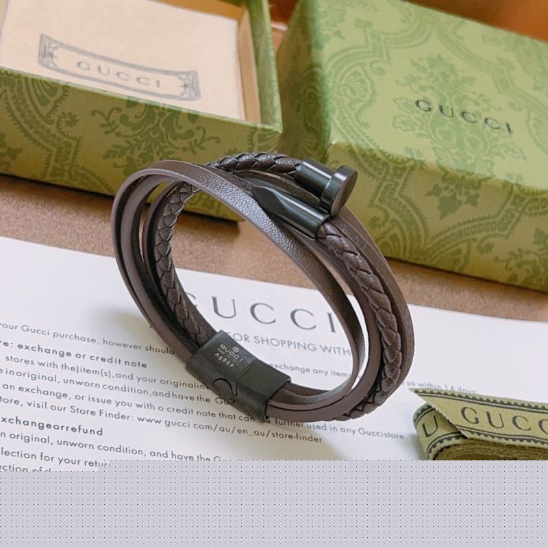 G*u*i bracelets